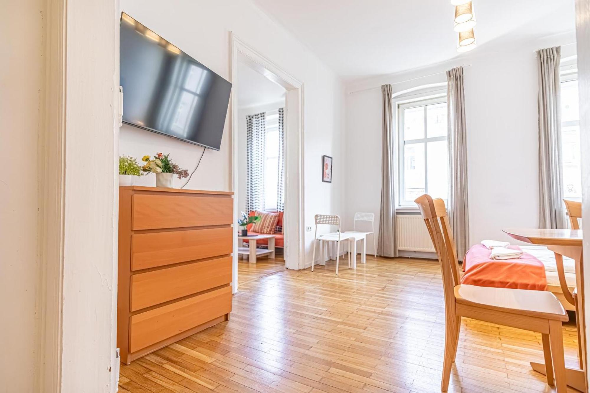 Simple Apartment Near Wiener Stadthalle Экстерьер фото