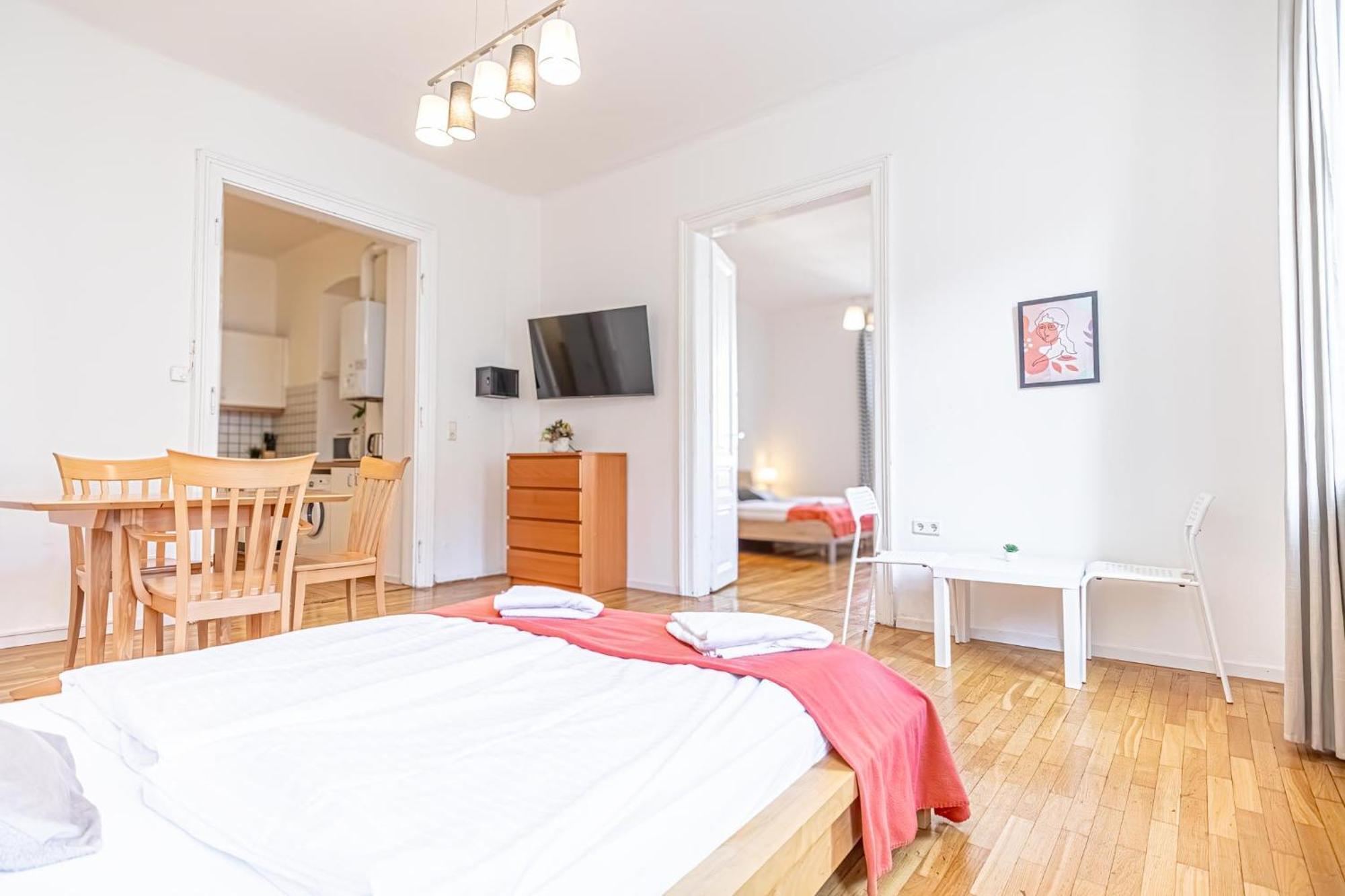 Simple Apartment Near Wiener Stadthalle Экстерьер фото