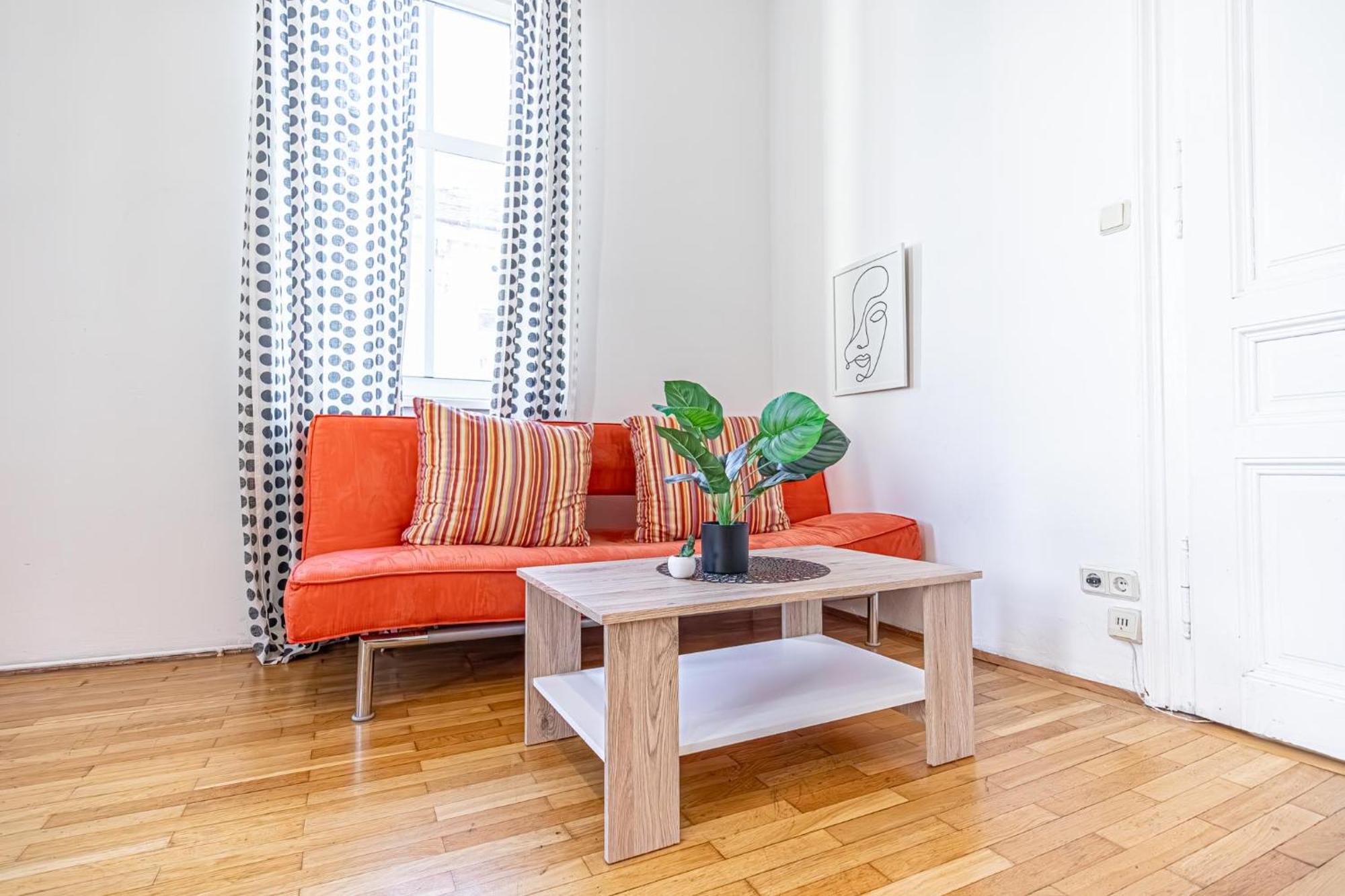 Simple Apartment Near Wiener Stadthalle Экстерьер фото