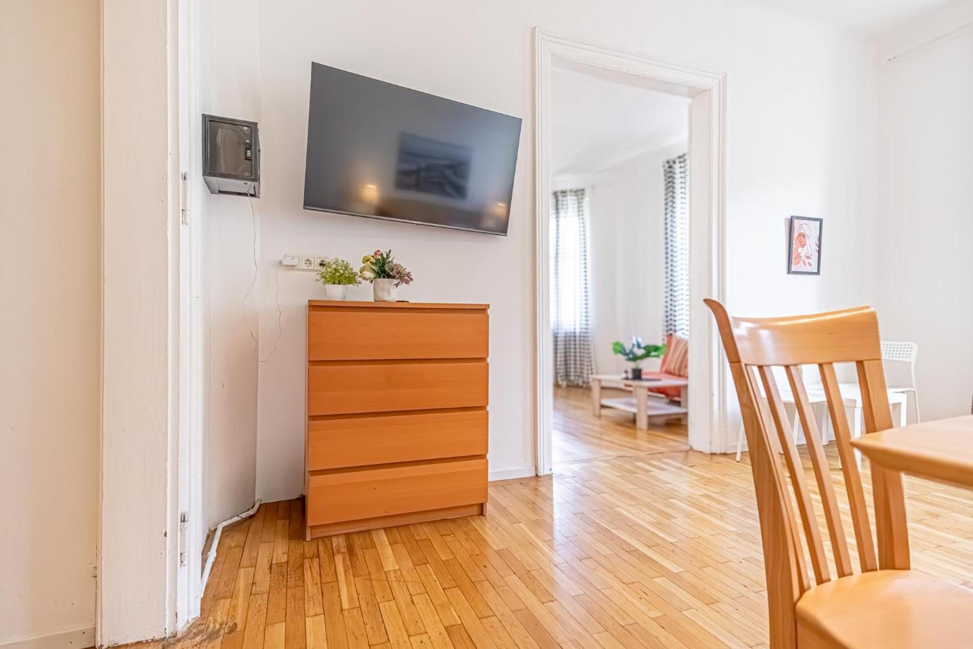 Simple Apartment Near Wiener Stadthalle Экстерьер фото