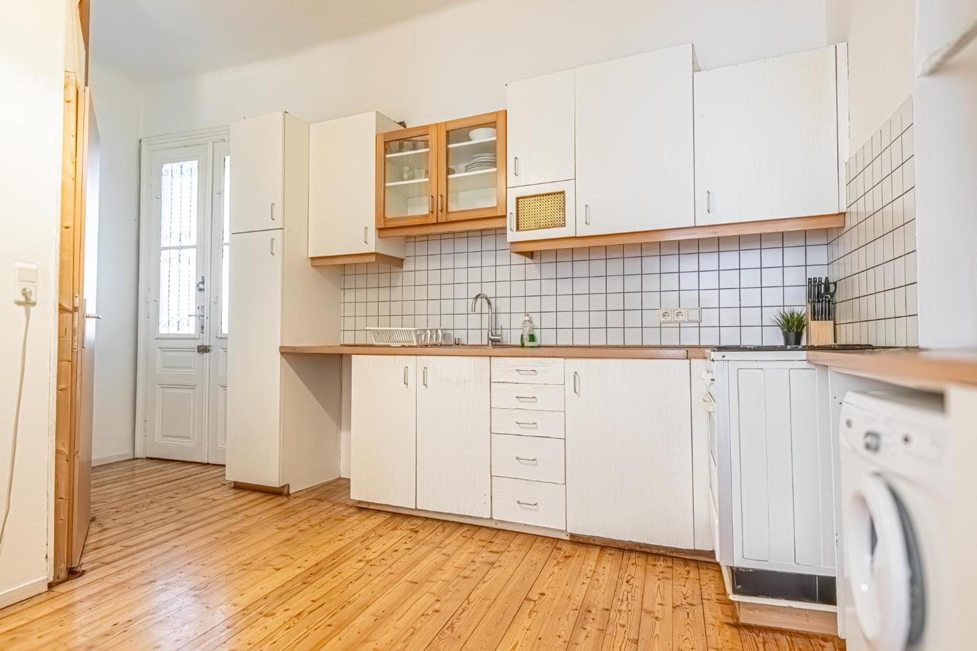 Simple Apartment Near Wiener Stadthalle Экстерьер фото