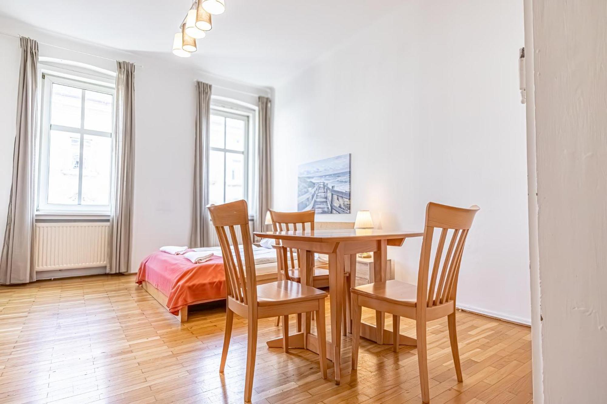 Simple Apartment Near Wiener Stadthalle Экстерьер фото