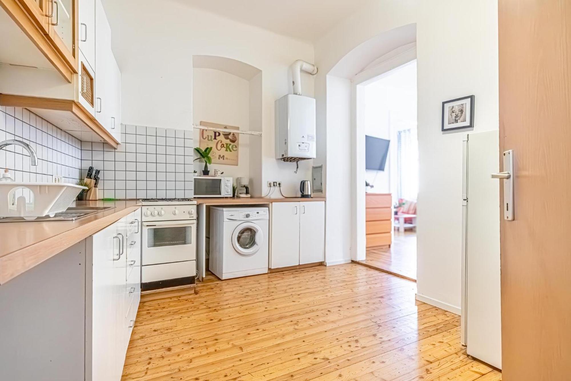 Simple Apartment Near Wiener Stadthalle Экстерьер фото