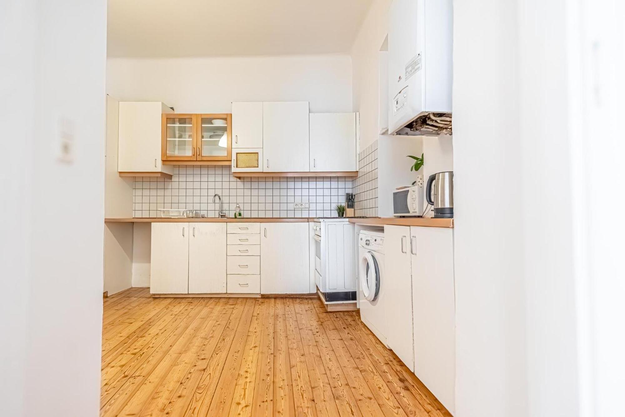 Simple Apartment Near Wiener Stadthalle Экстерьер фото