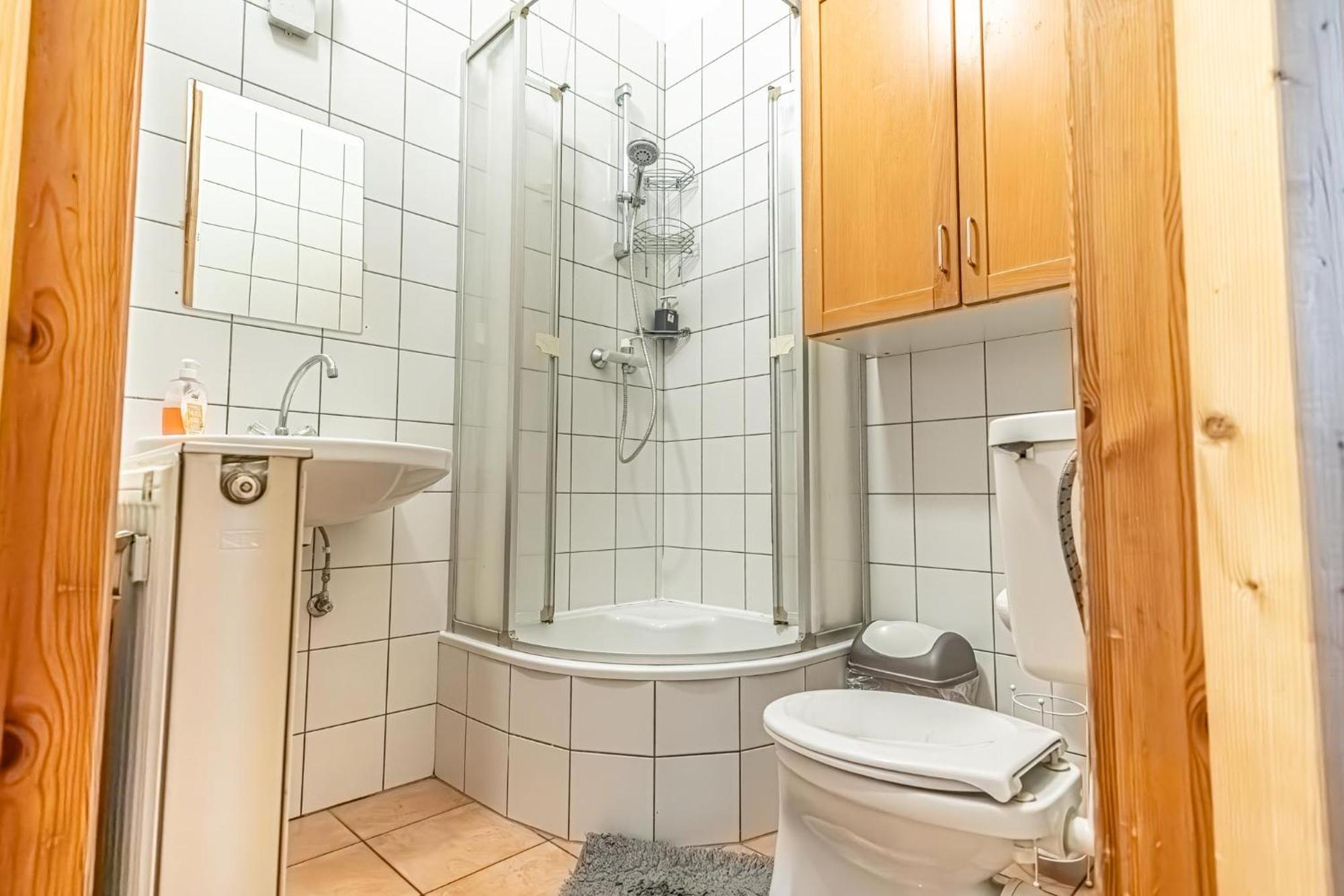 Simple Apartment Near Wiener Stadthalle Экстерьер фото